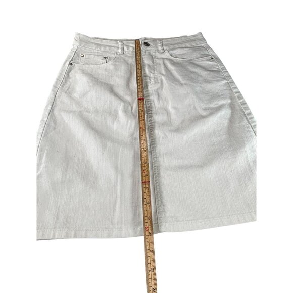 White Denim Skirt Size 10 By Jaclyn Smith Collection With Button & Zip Closure - Picture 5 of 7